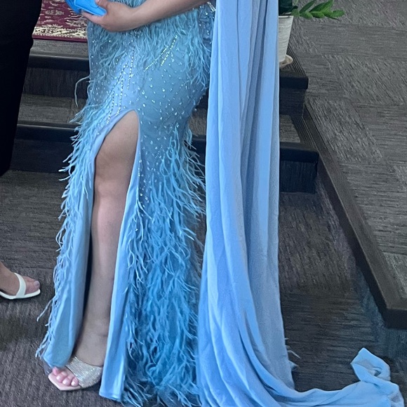 Blue sequence beaded dress. - Picture 3 of 4